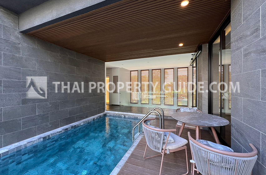 House with Private Pool for rent in Srinakarin